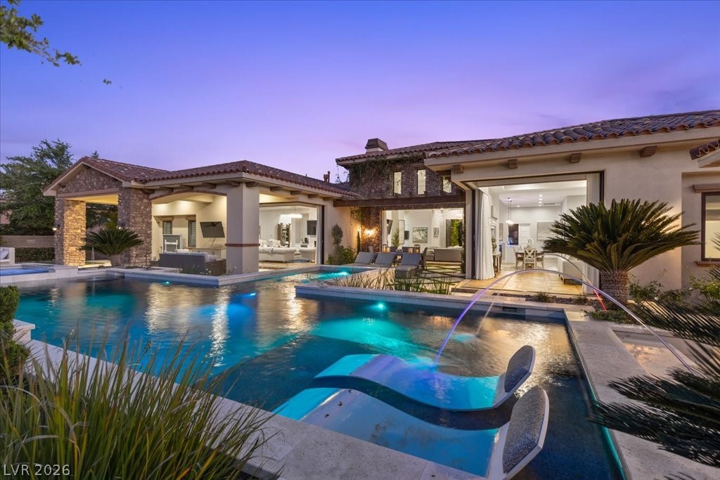 4 Cottonwood Canyon Court Las Vegas NV 89141