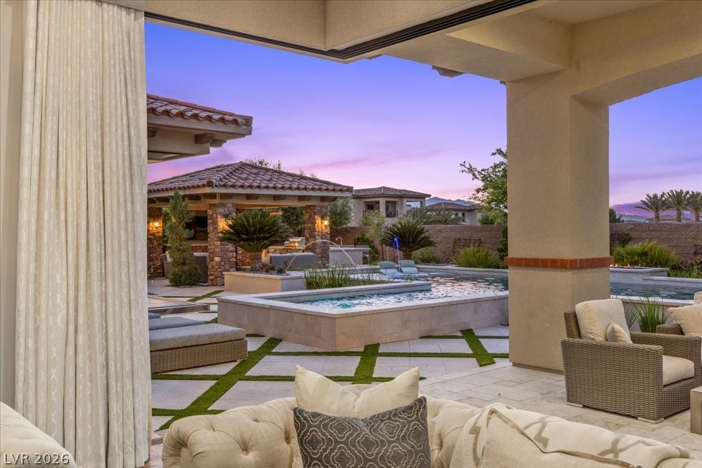 4 Cottonwood Canyon Court Las Vegas NV 89141