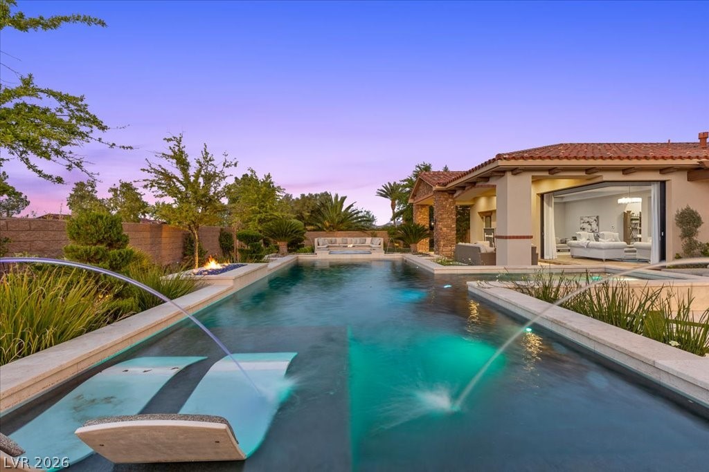 4 Cottonwood Canyon Court Las Vegas NV 89141