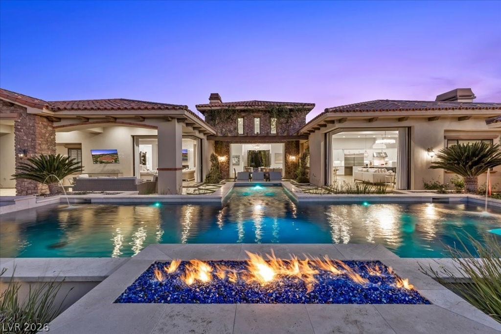 4 Cottonwood Canyon Court Las Vegas NV 89141