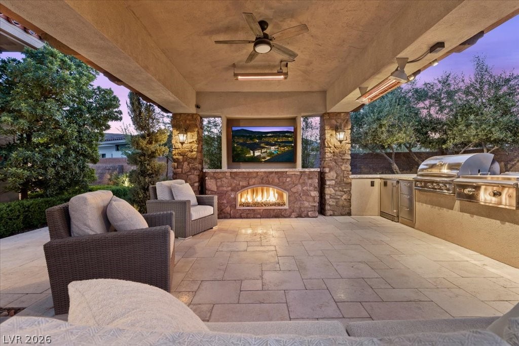 4 Cottonwood Canyon Court Las Vegas NV 89141