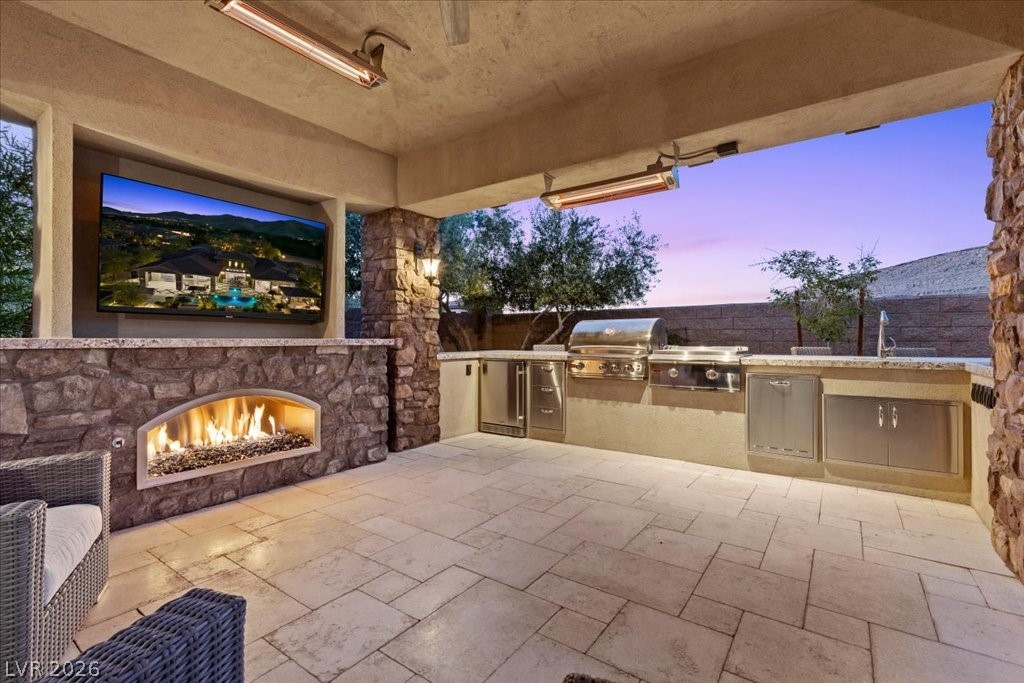 4 Cottonwood Canyon Court Las Vegas NV 89141