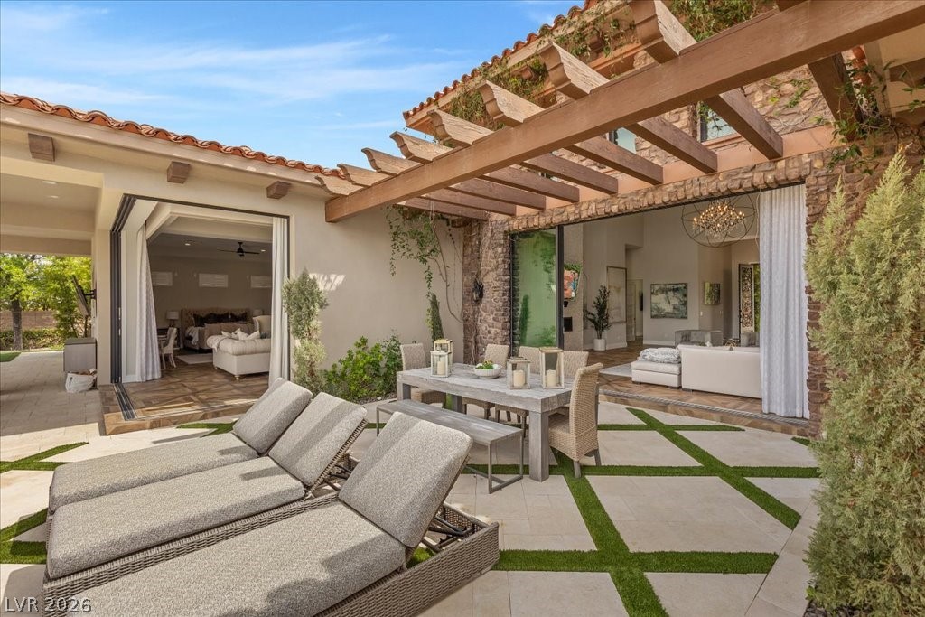 4 Cottonwood Canyon Court Las Vegas NV 89141