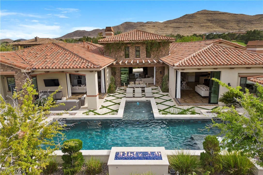 4 Cottonwood Canyon Court Las Vegas NV 89141