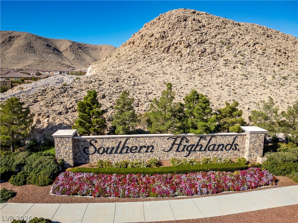 4 Cottonwood Canyon Court Las Vegas NV 89141