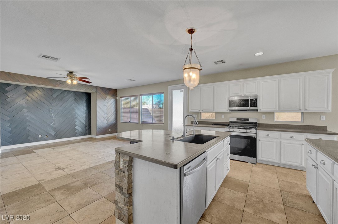 3556 Tundra Swan Street Las Vegas NV 89122