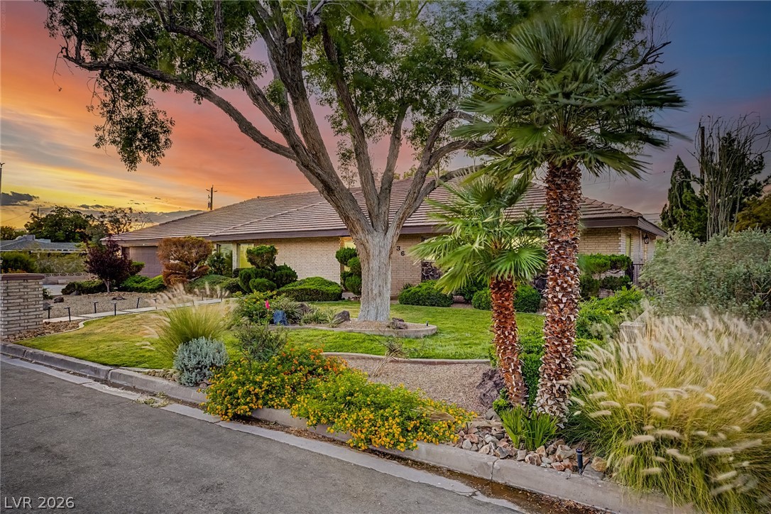236 East Country Club Drive Henderson NV 89015