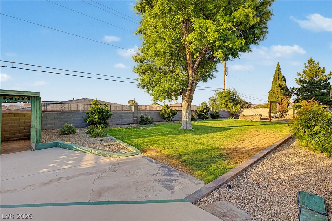 236 East Country Club Drive Henderson NV 89015