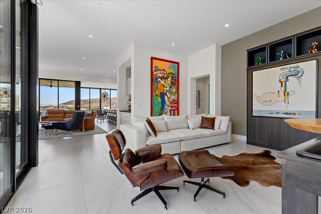 656 Scenic Cliff Drive Henderson NV 89012