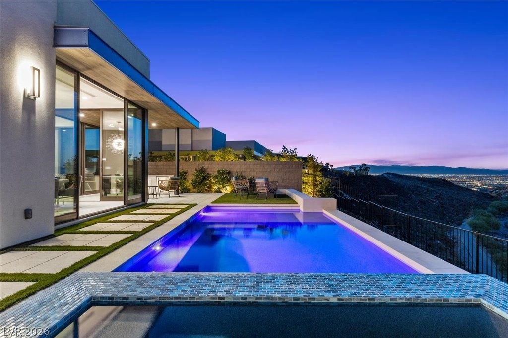 656 Scenic Cliff Drive Henderson NV 89012