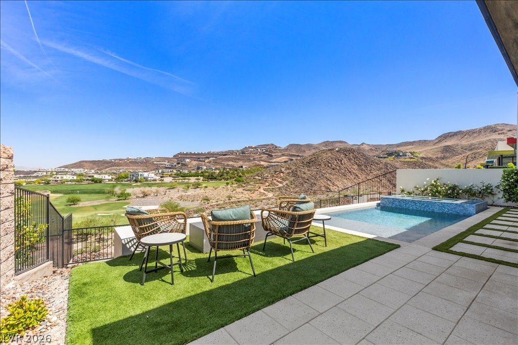 656 Scenic Cliff Drive Henderson NV 89012
