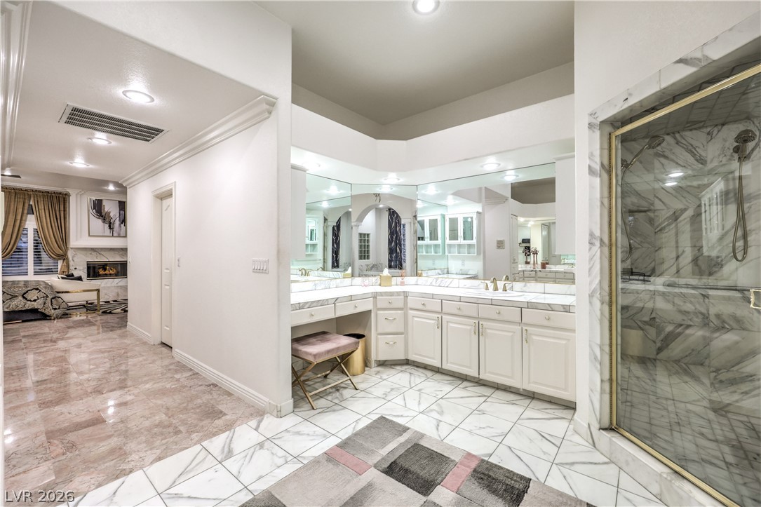 1941 Black Water Court Las Vegas NV 89117