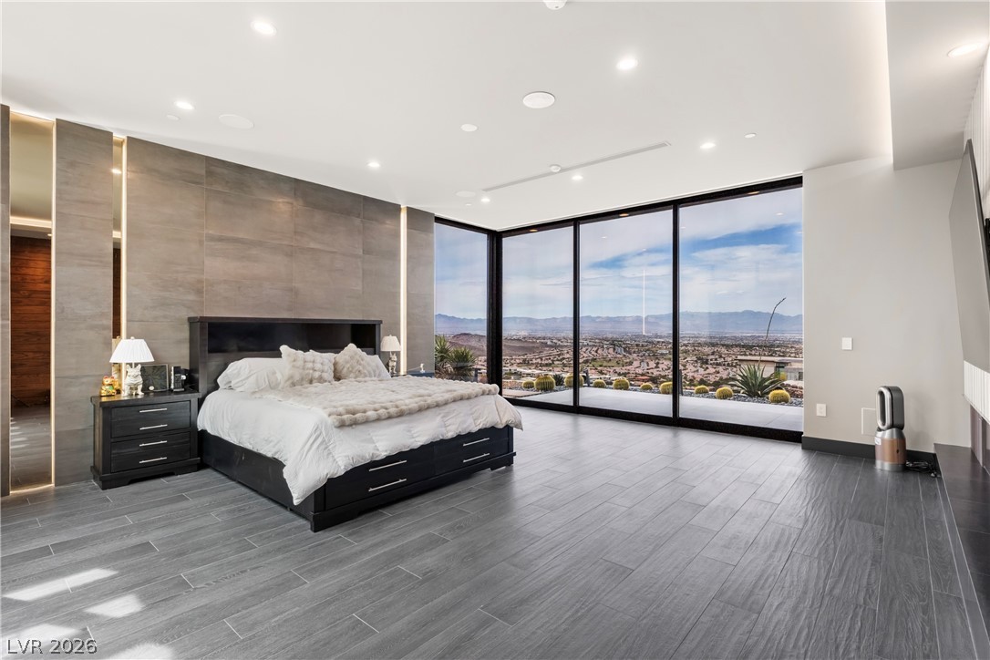 1550 Dragon Crest Avenue Henderson NV 89012