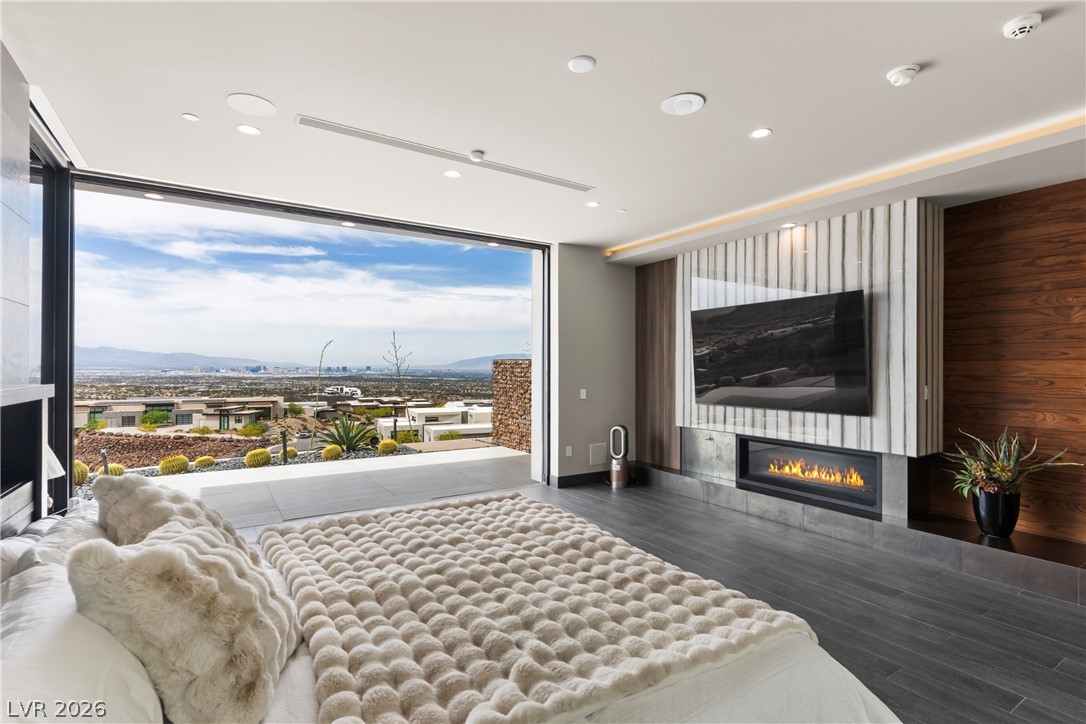 1550 Dragon Crest Avenue Henderson NV 89012