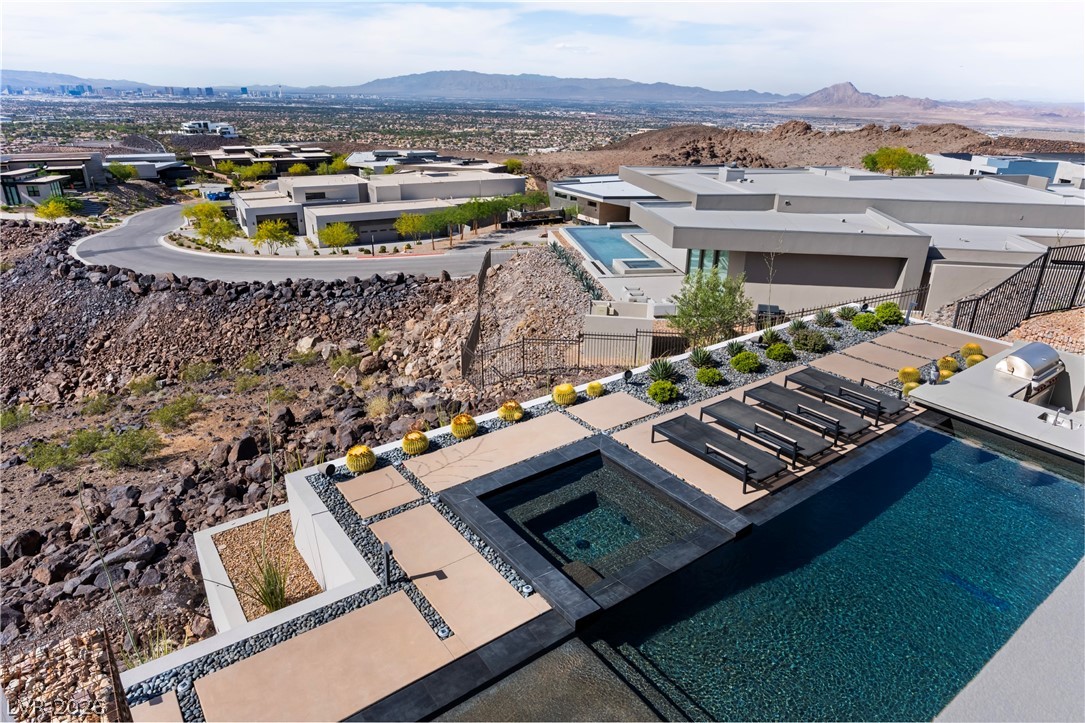 1550 Dragon Crest Avenue Henderson NV 89012