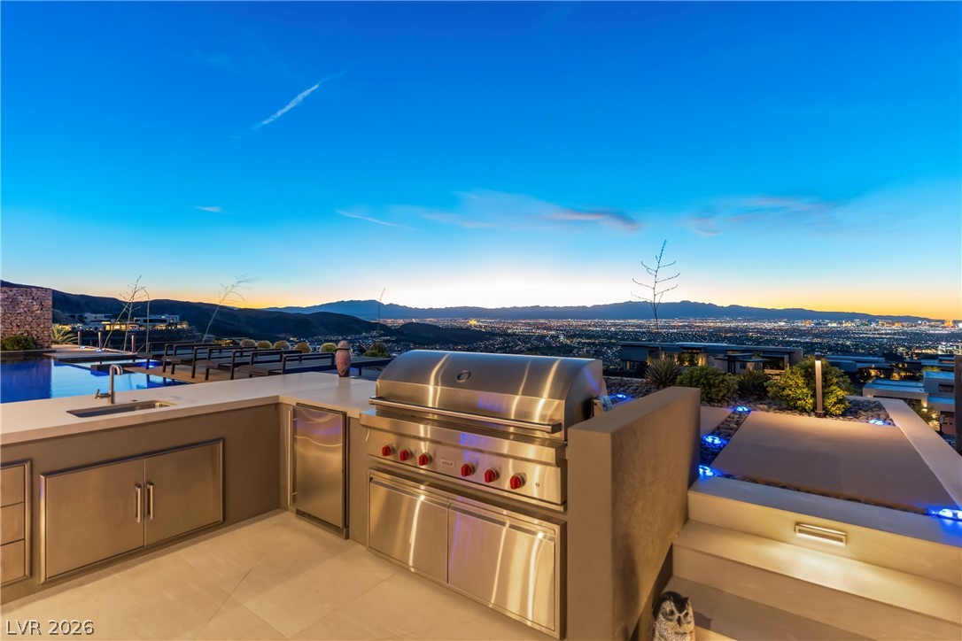1550 Dragon Crest Avenue Henderson NV 89012