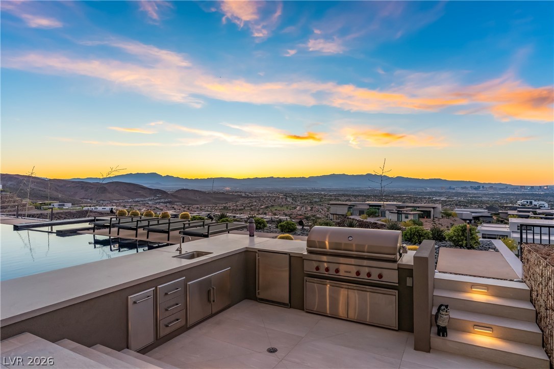 1550 Dragon Crest Avenue Henderson NV 89012