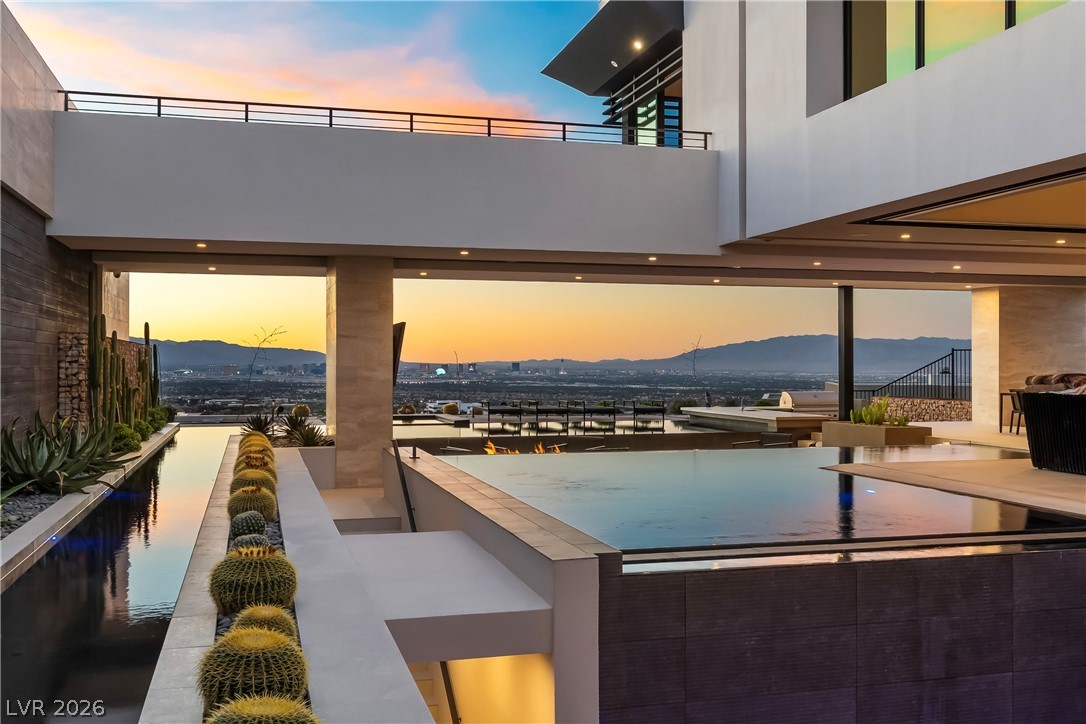 1550 Dragon Crest Avenue Henderson NV 89012