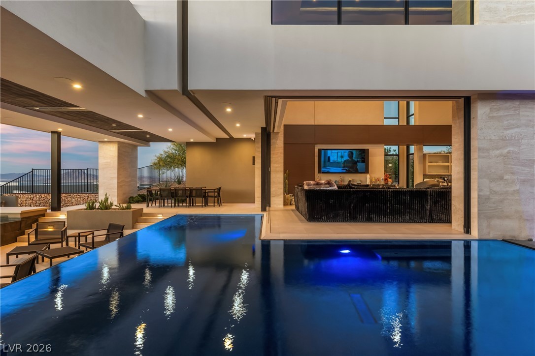1550 Dragon Crest Avenue Henderson NV 89012