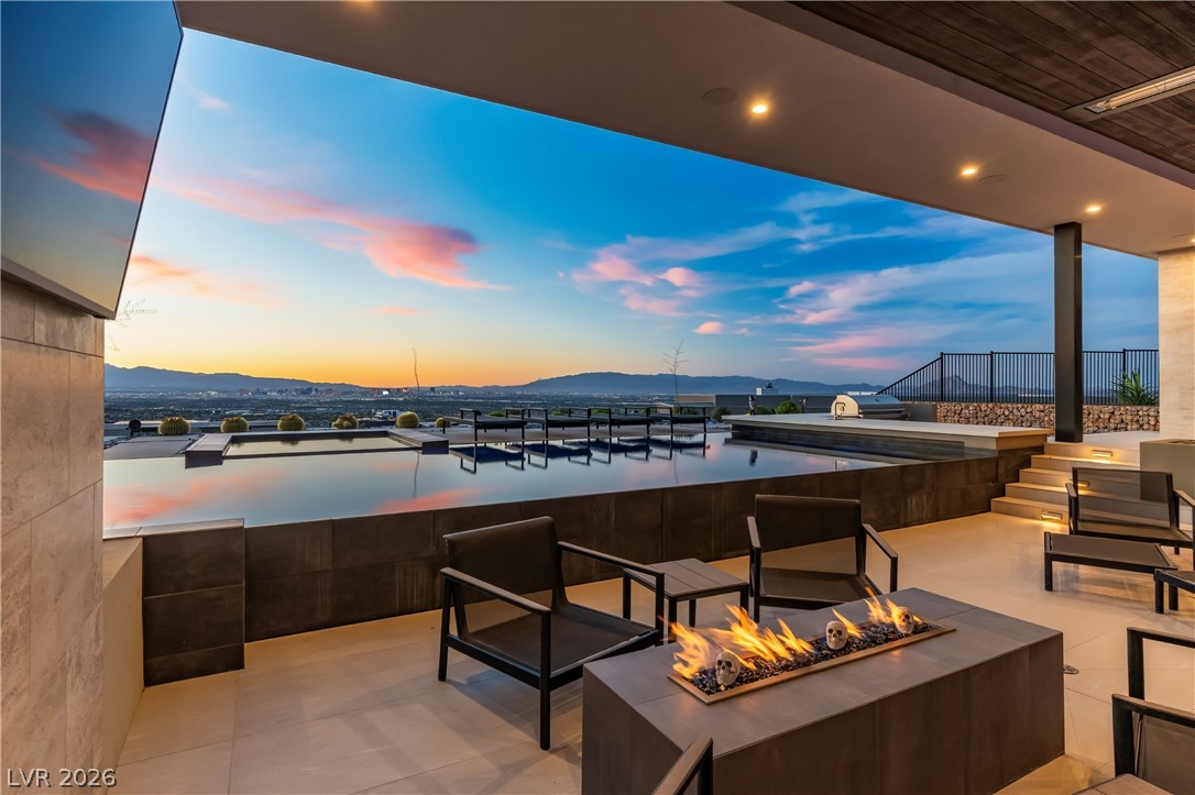 1550 Dragon Crest Avenue Henderson NV 89012