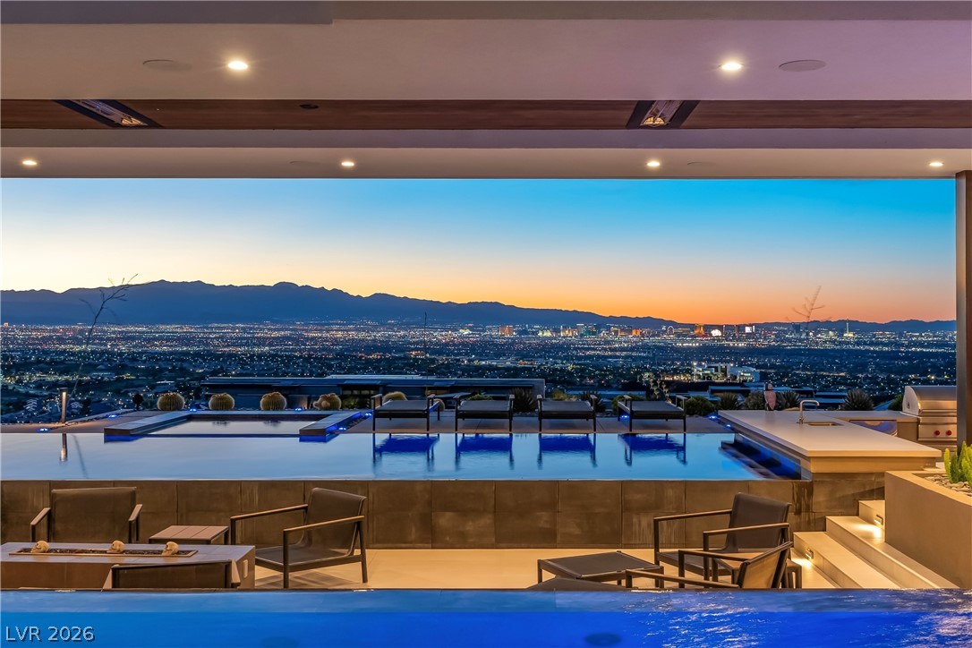 1550 Dragon Crest Avenue Henderson NV 89012