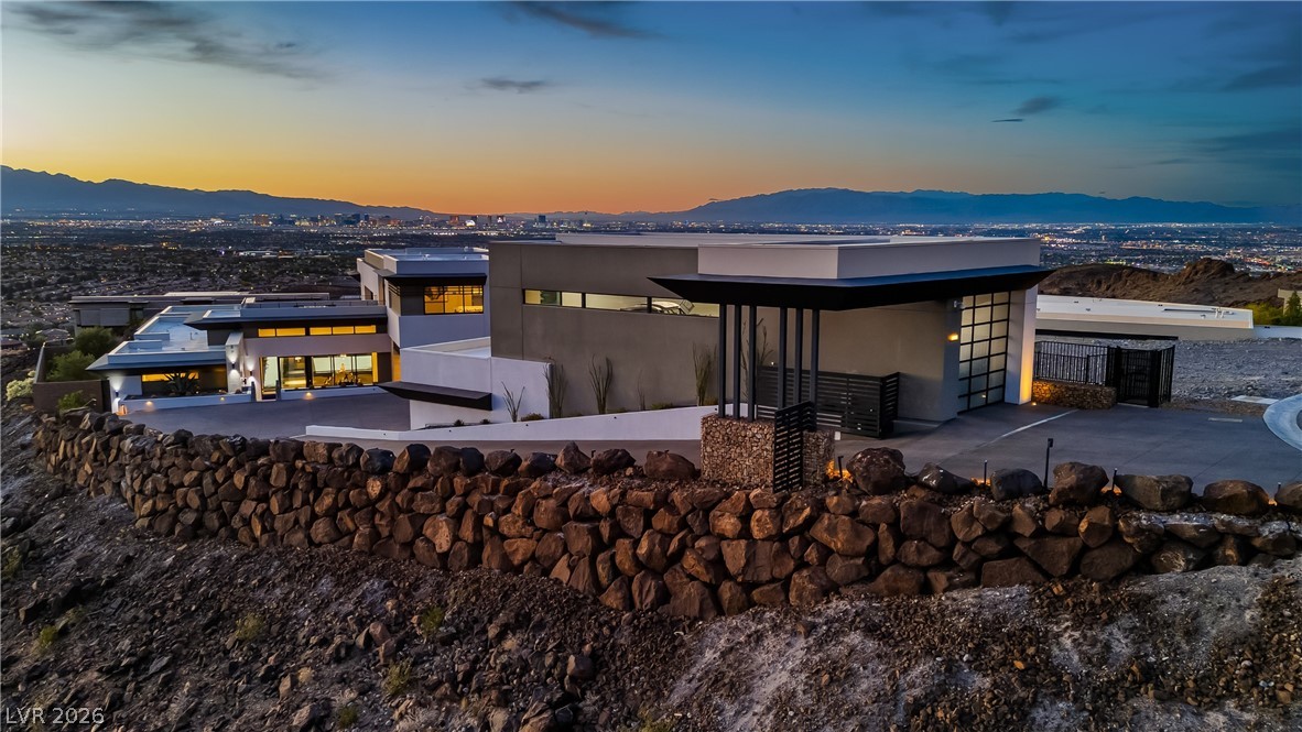1550 Dragon Crest Avenue Henderson NV 89012