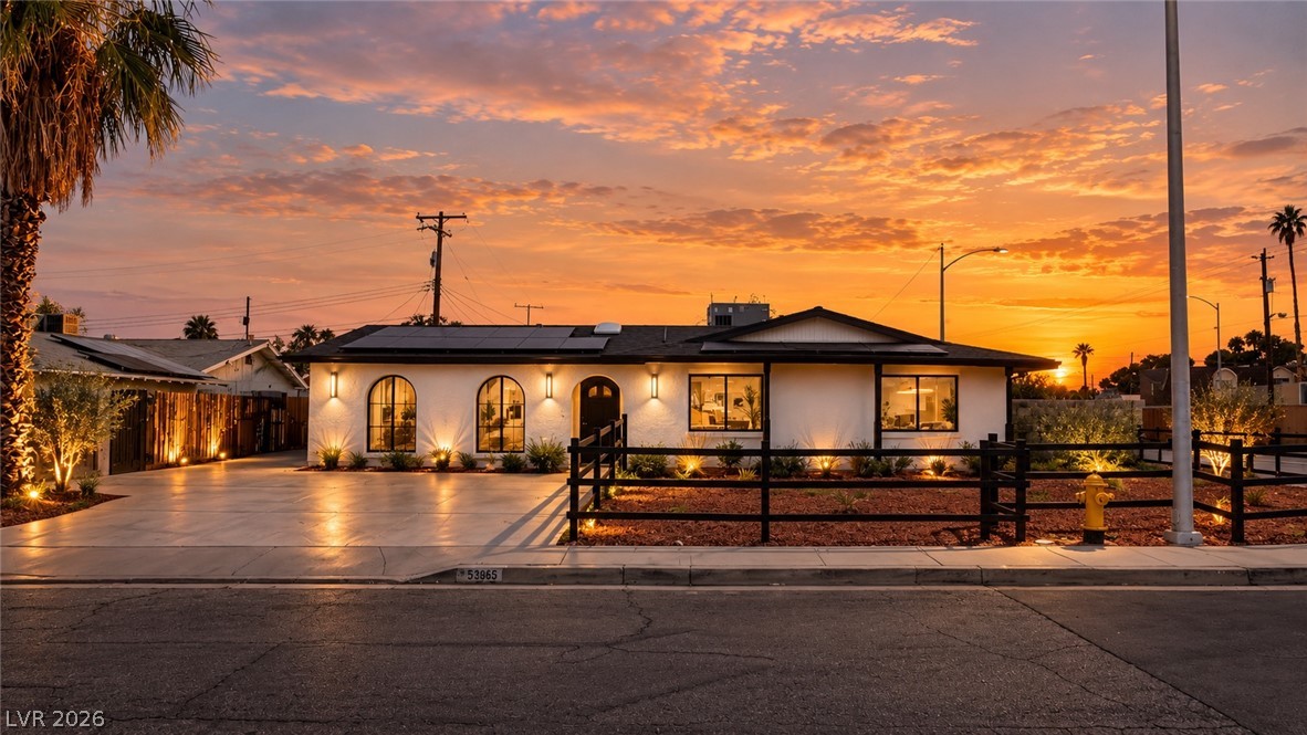 3815 Jewel Avenue Las Vegas NV 89121