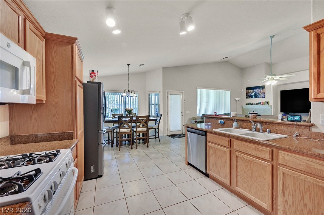 3704 Waynesvill Street Las Vegas NV 89122
