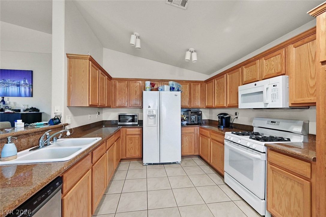 3704 Waynesvill Street Las Vegas NV 89122