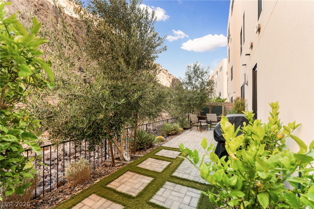 406 Tranquil Peak Court Henderson NV 89012