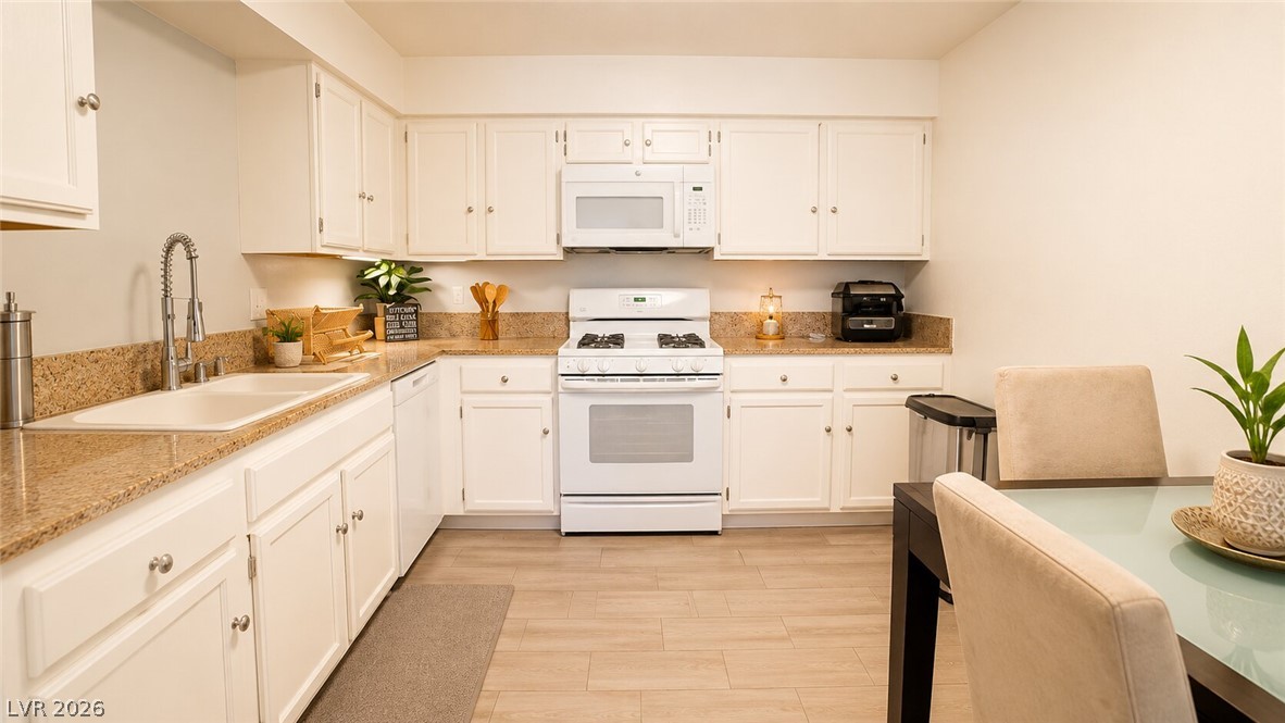 2140 Petersham Court B Las Vegas NV 89108