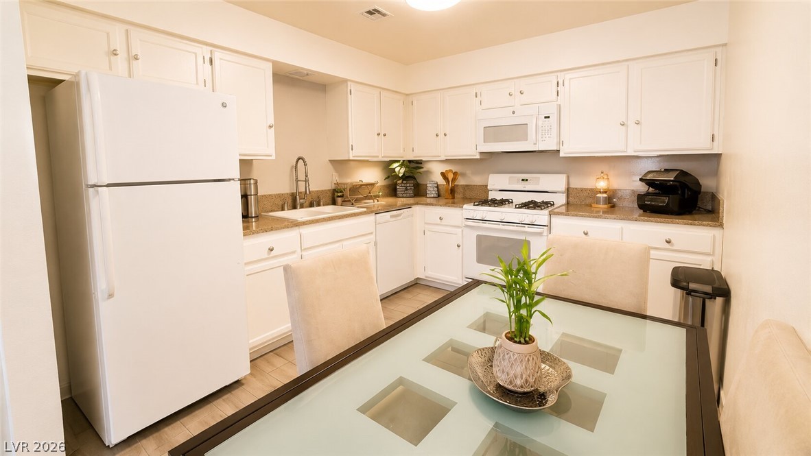 2140 Petersham Court B Las Vegas NV 89108