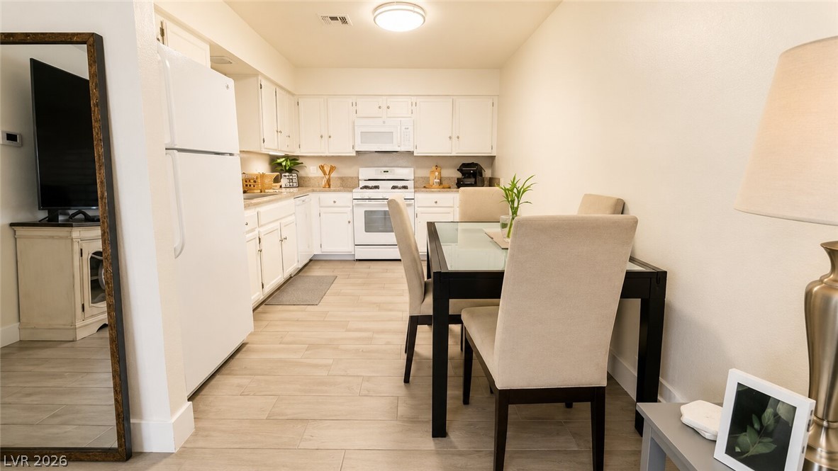 2140 Petersham Court B Las Vegas NV 89108