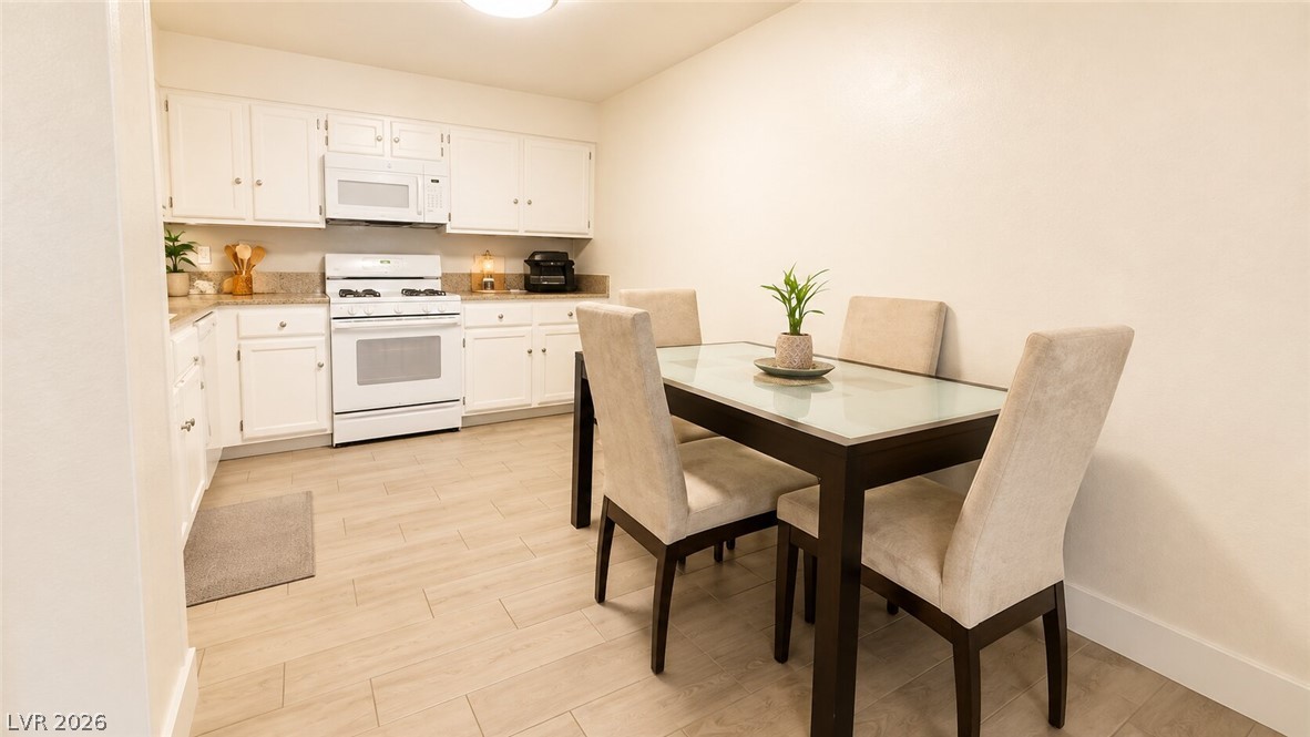 2140 Petersham Court B Las Vegas NV 89108