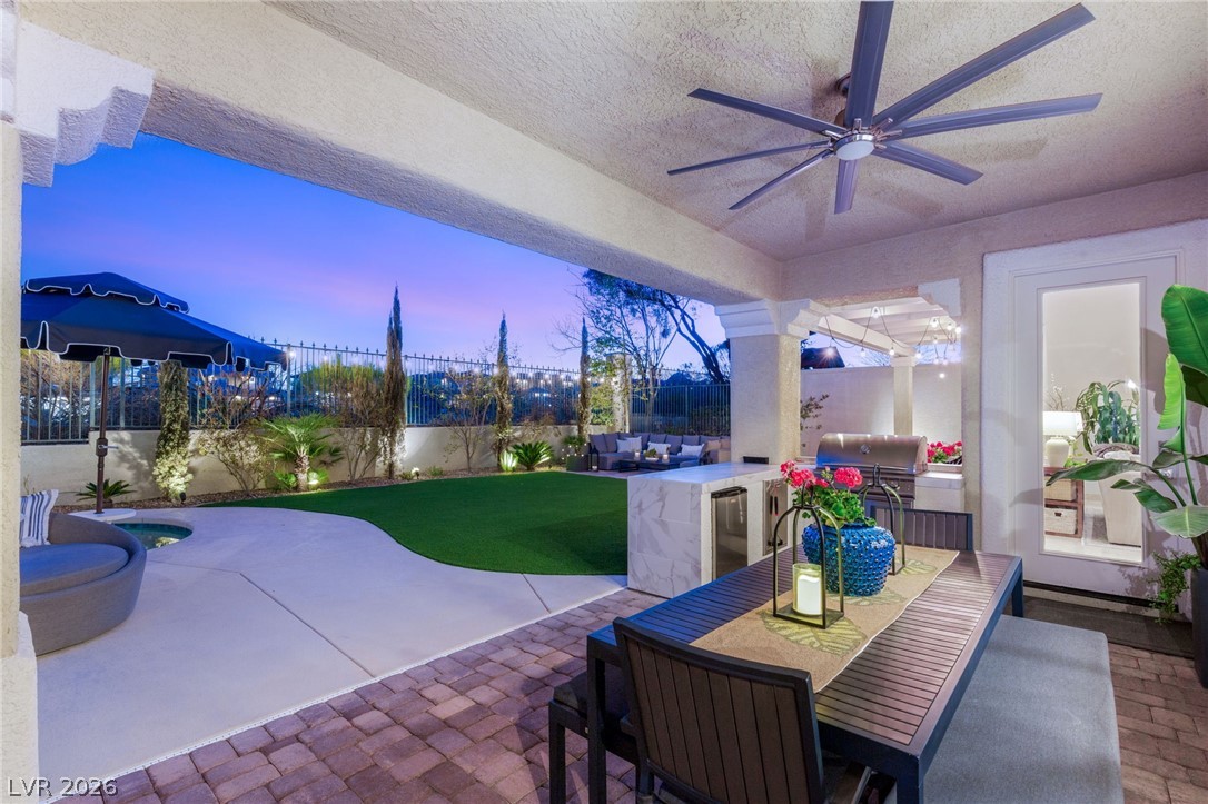 9313 Queen Charlotte Drive Las Vegas NV 89145