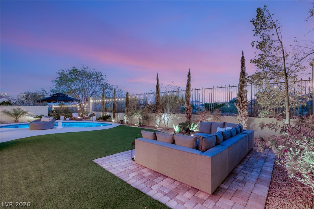 9313 Queen Charlotte Drive Las Vegas NV 89145