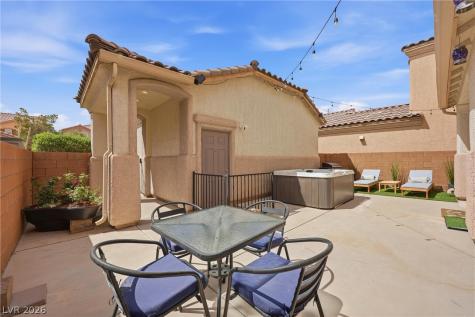 8982 College Green Street Las Vegas NV 89148