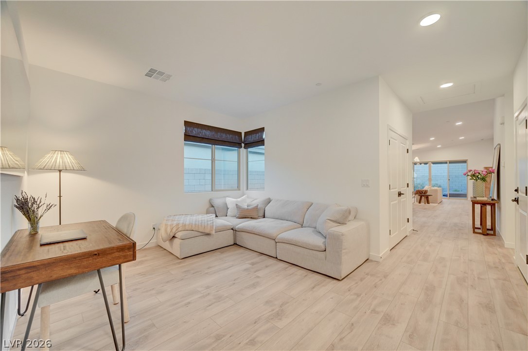 10151 Evergreen Pine Street Las Vegas NV 89166