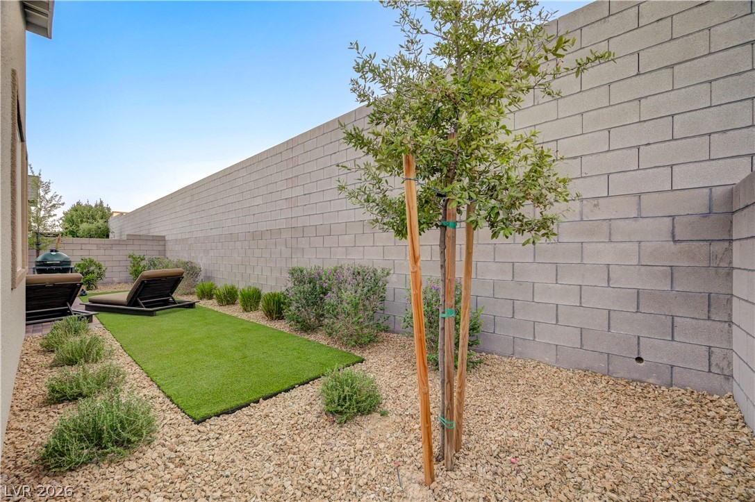 10151 Evergreen Pine Street Las Vegas NV 89166