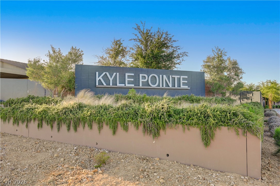 10151 Evergreen Pine Street Las Vegas NV 89166