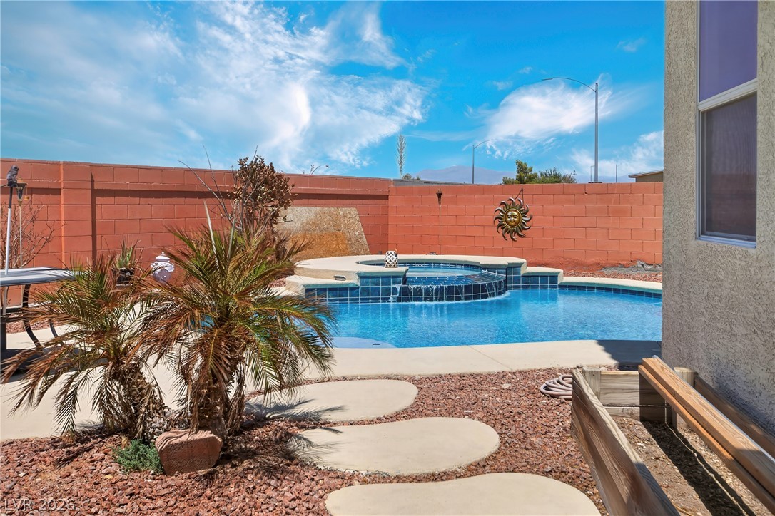 1035 Devon Lake Street Las Vegas NV 89110