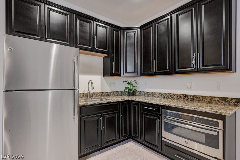 6221 Canterbury Field Road Las Vegas NV 89113