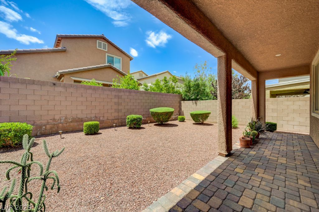 6221 Canterbury Field Road Las Vegas NV 89113