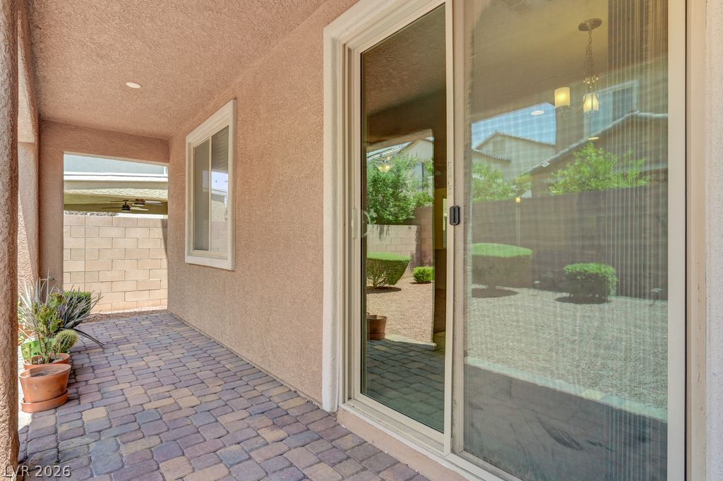 6221 Canterbury Field Road Las Vegas NV 89113