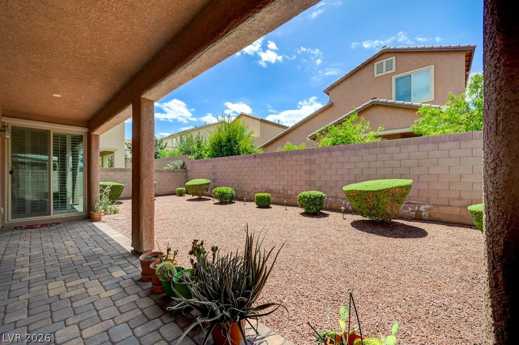 6221 Canterbury Field Road Las Vegas NV 89113