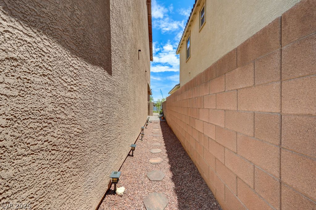 6221 Canterbury Field Road Las Vegas NV 89113