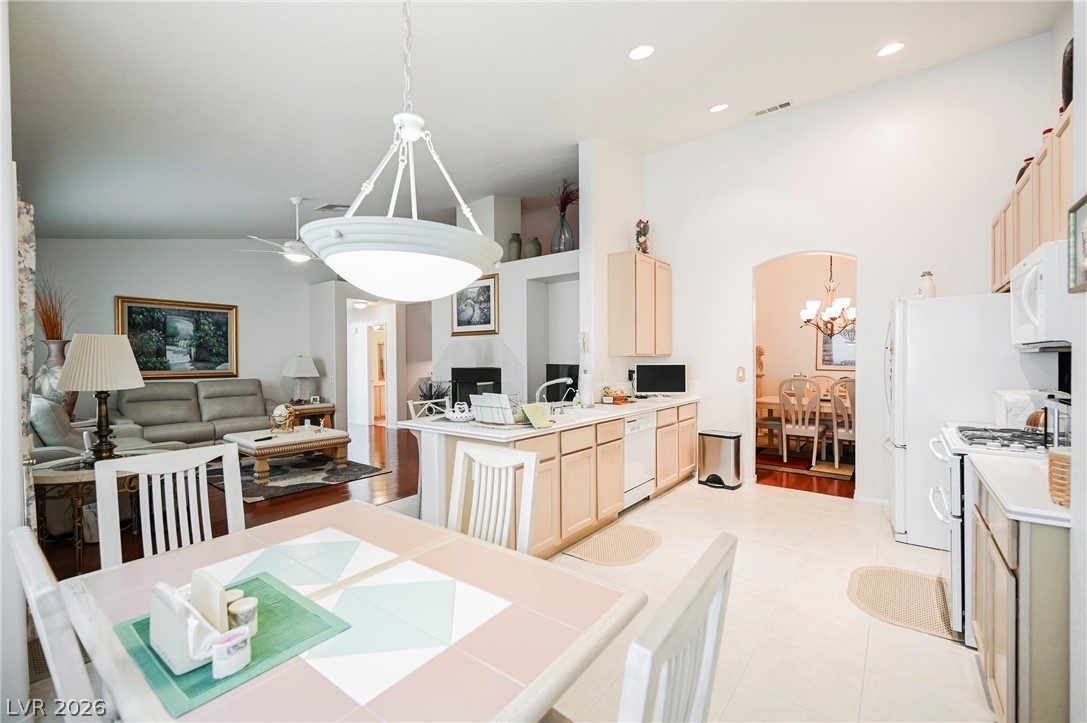 8636 Highland View Las Vegas NV 89145