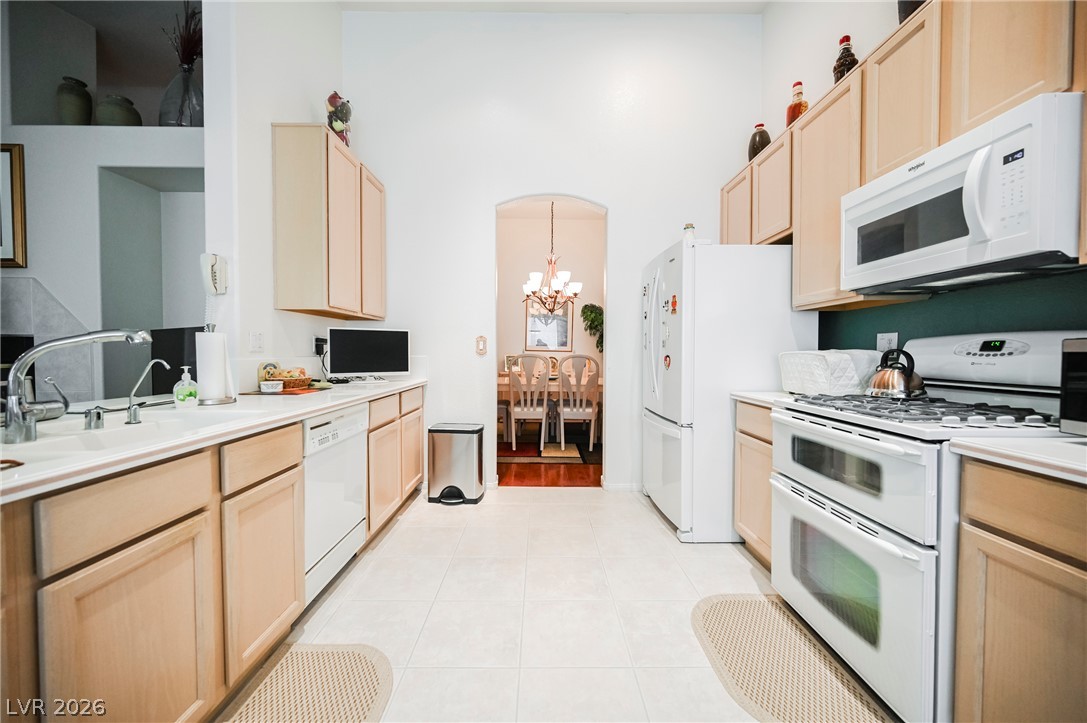 8636 Highland View Las Vegas NV 89145