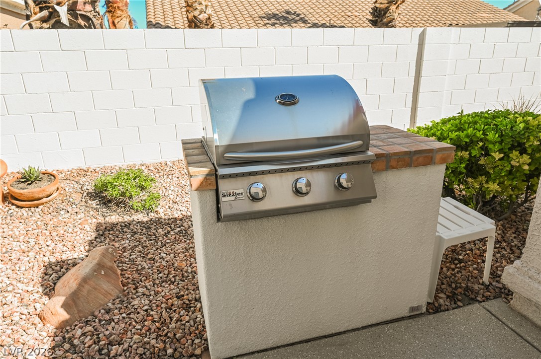 8636 Highland View Las Vegas NV 89145