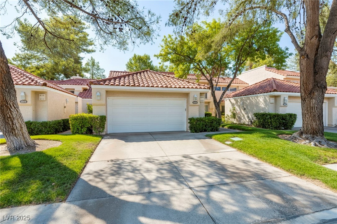 6976 Emerald Springs Lane Las Vegas NV 89113